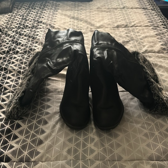 Women’s Faux leather plus size boots - Picture 6 of 7